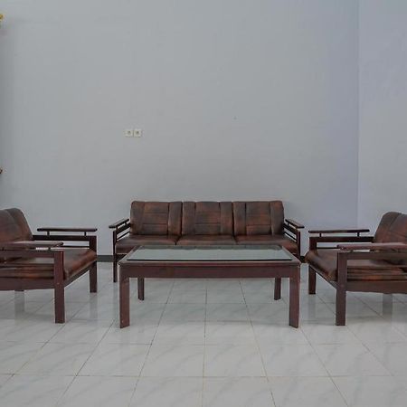 Oyo 477 Raka Residence Syariah Purwoharjo Banyuwangi Banyuwangi  Εξωτερικό φωτογραφία