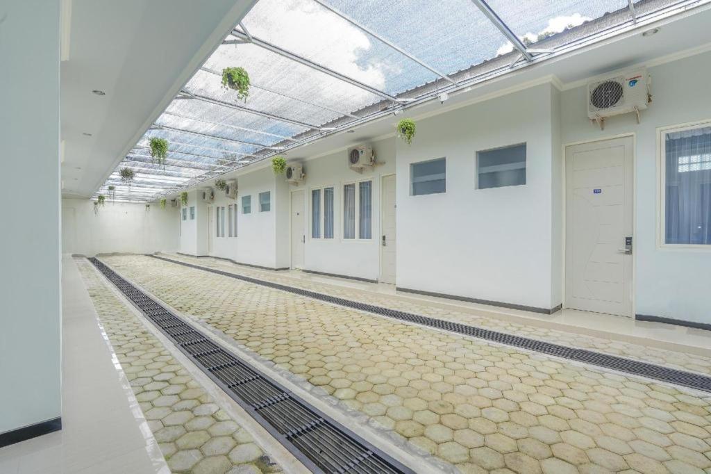 Oyo 477 Raka Residence Syariah Purwoharjo Banyuwangi Banyuwangi  Εξωτερικό φωτογραφία