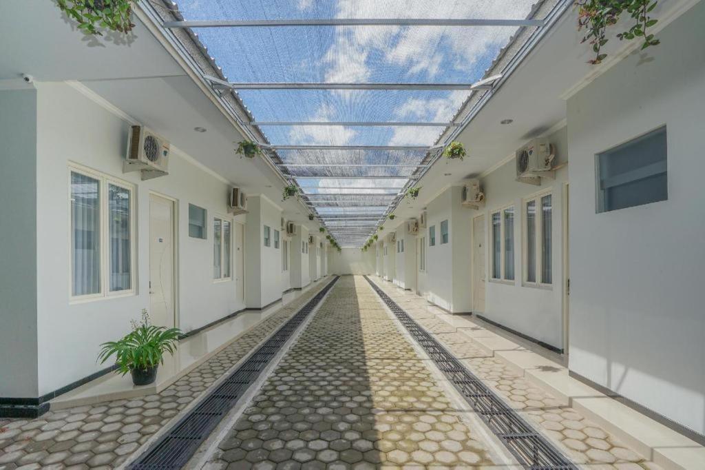 Oyo 477 Raka Residence Syariah Purwoharjo Banyuwangi Banyuwangi  Εξωτερικό φωτογραφία