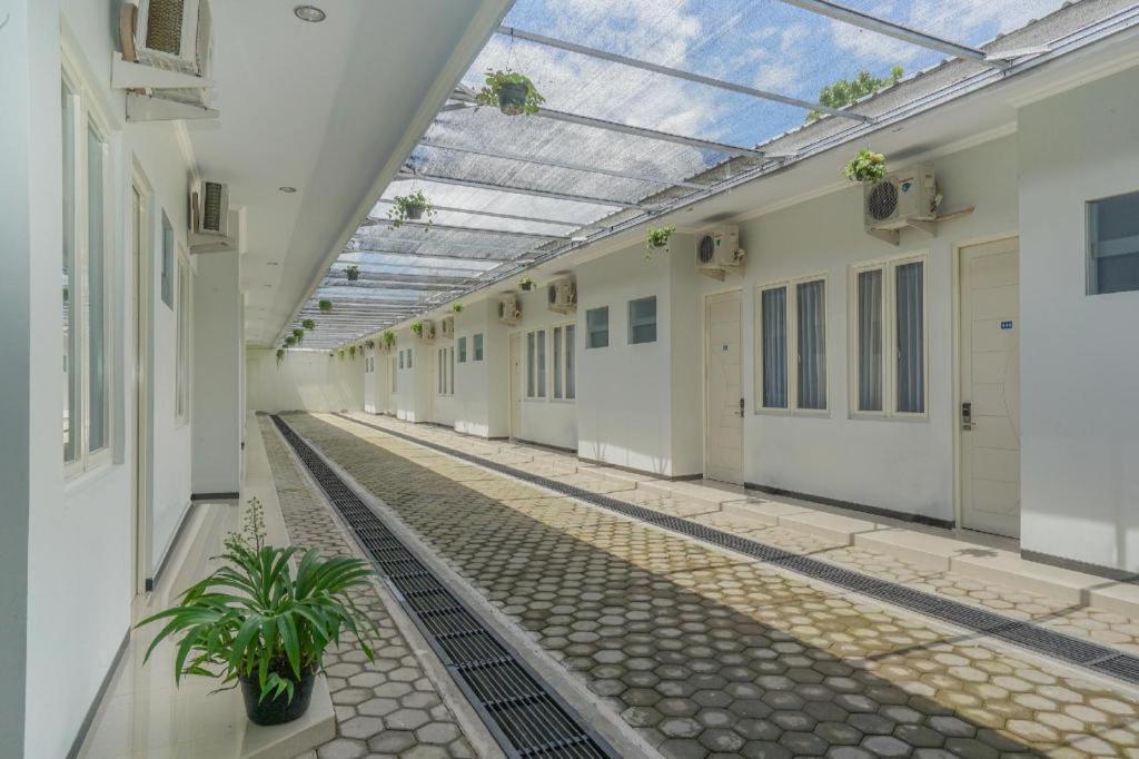 Oyo 477 Raka Residence Syariah Purwoharjo Banyuwangi Banyuwangi  Εξωτερικό φωτογραφία